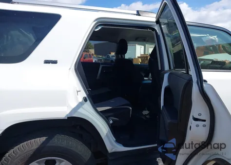 2023 Toyota 4Runner Sr5 z USA, uszkodzony, nr VIN JTEEU5JR0P5295307